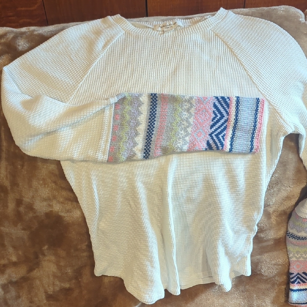 Waffle Knit CrewNeck Shirt With Patterned Sleeves